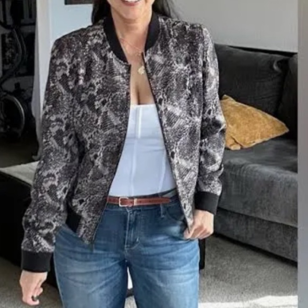Banana Republic bomber jacket size L with snake 🐍 print.